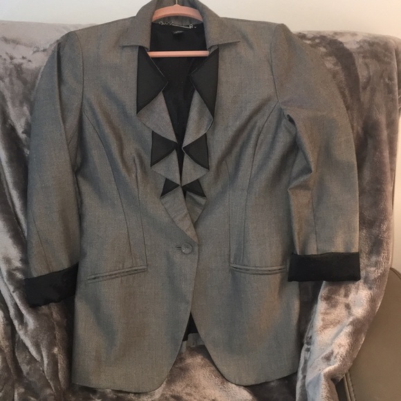 White/Black jacket - Picture 2 of 7